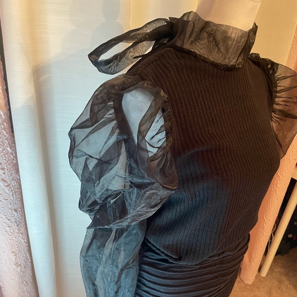 Black Sleeve Rib-Knit Top